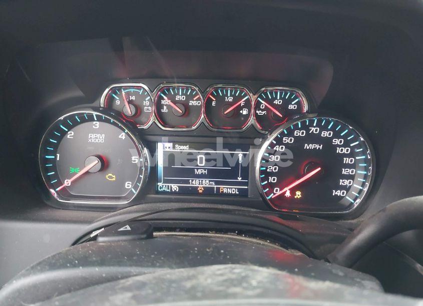 Photo 7 of 2018 Chevrolet Suburban LS (VIN 1GNSKGKC4JR253149)