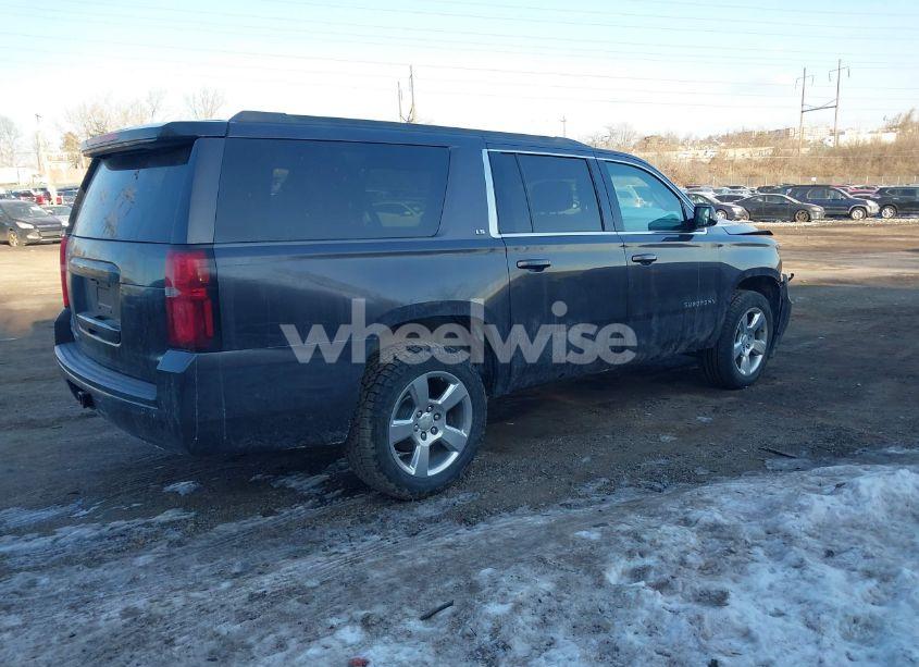 Photo 4 of 2016 Chevrolet Suburban LS (VIN 1GNSKGKC6GR412651)