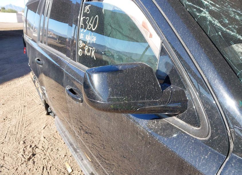 Photo 13 of 2018 Chevrolet Suburban LS (VIN 1GNSKGKC6JR259504)