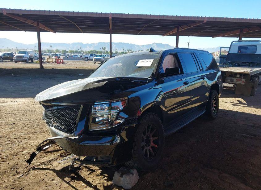Photo 2 of 2018 Chevrolet Suburban LS (VIN 1GNSKGKC6JR259504)