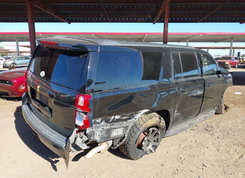 Photo 4 of 2018 Chevrolet Suburban LS (VIN 1GNSKGKC6JR259504)