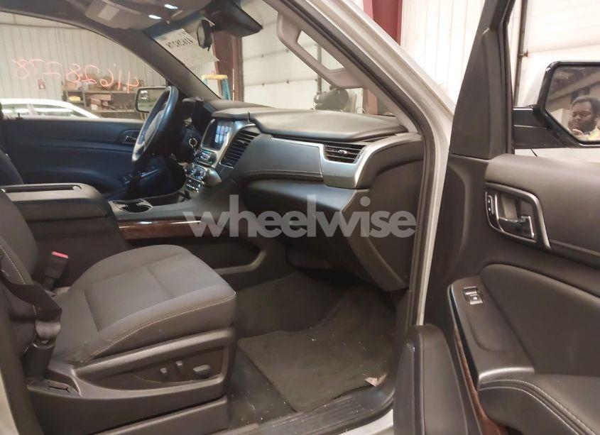 Photo 5 of 2016 Chevrolet Suburban LS (VIN 1GNSKGKC7GR469795)