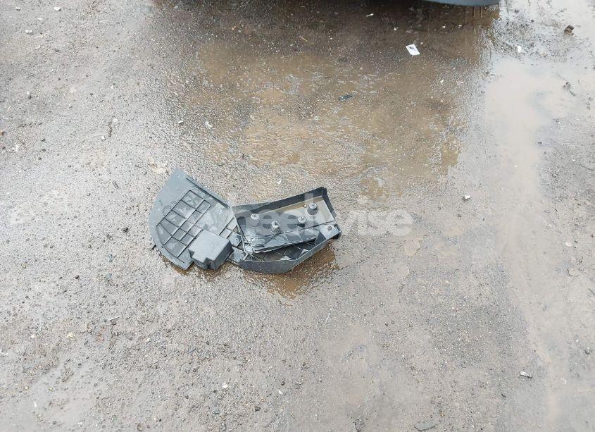 Photo 12 of 2019 Chevrolet Suburban LS (VIN 1GNSKGKC7KR244916)