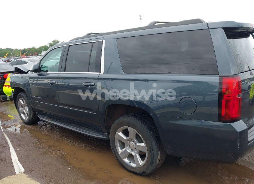 Photo 15 of 2019 Chevrolet Suburban LS (VIN 1GNSKGKC7KR244916)