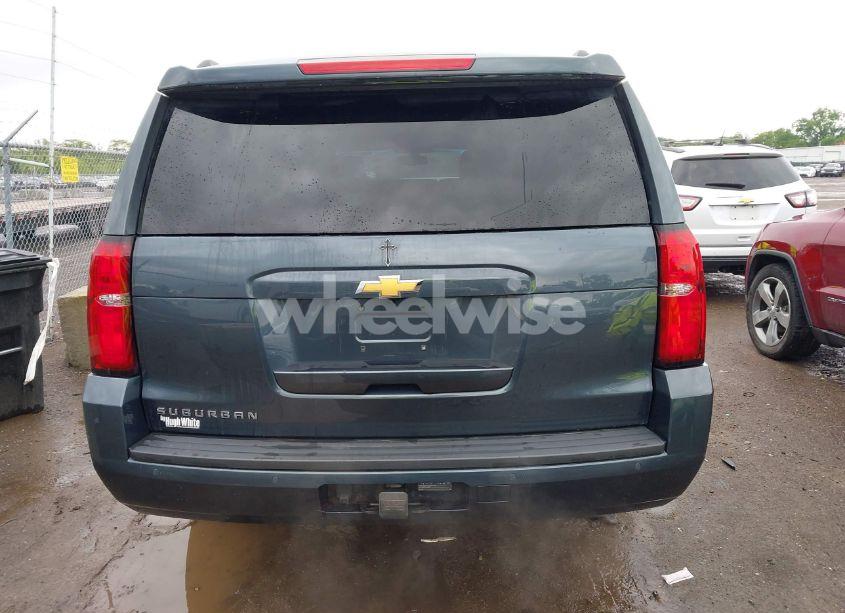 Photo 17 of 2019 Chevrolet Suburban LS (VIN 1GNSKGKC7KR244916)