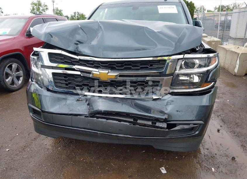 Photo 6 of 2019 Chevrolet Suburban LS (VIN 1GNSKGKC7KR244916)