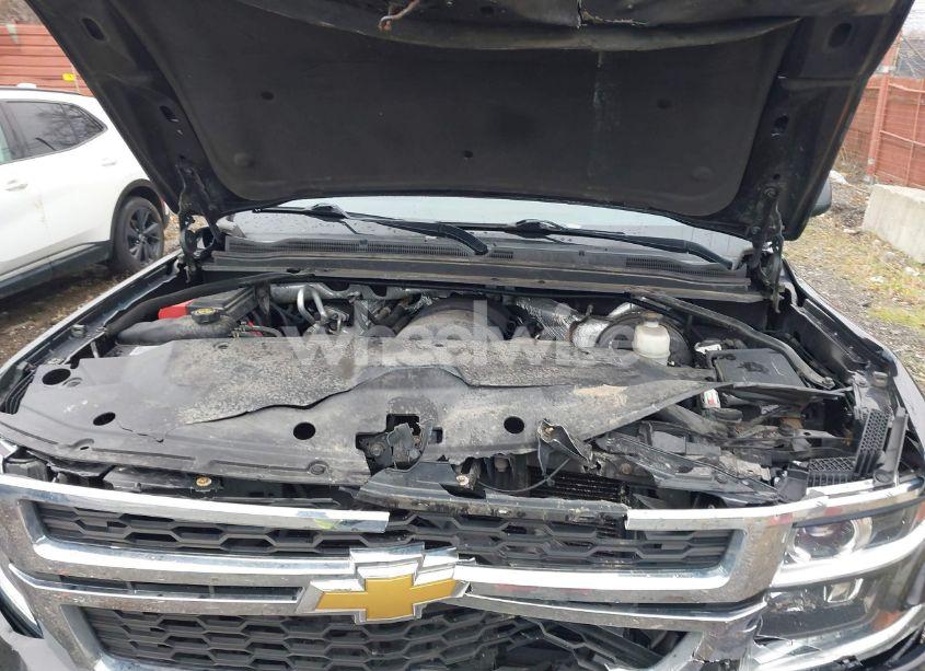 Photo 10 of 2016 Chevrolet Suburban LS (VIN 1GNSKGKC8GR416555)