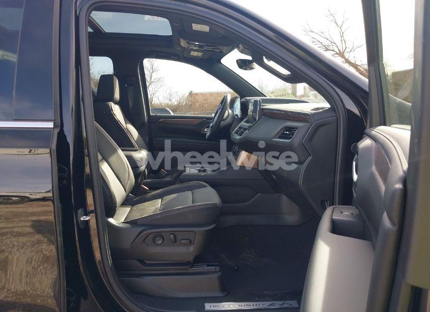 Photo 5 of 2024 Chevrolet Suburban 4WD HIGH COUNTRY (VIN 1GNSKGKL3RR235642)