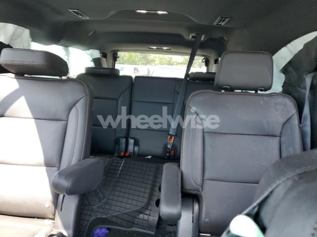 Photo 4 of 2021 CHEVROLET SUBURBAN K1500 HIGH COUNTRY N/A (VIN 1GNSKGKL7MR136914)