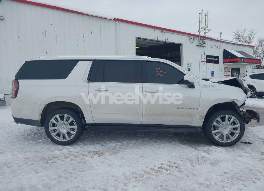 Photo 14 of 2022 Chevrolet Suburban 4WD HIGH COUNTRY (VIN 1GNSKGKLXNR151036)