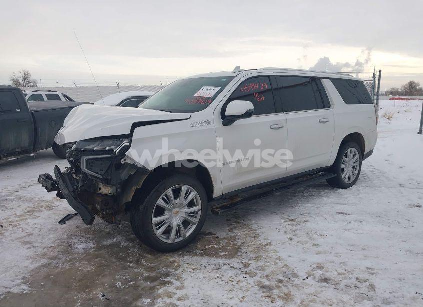 Photo 2 of 2022 Chevrolet Suburban 4WD HIGH COUNTRY (VIN 1GNSKGKLXNR151036)