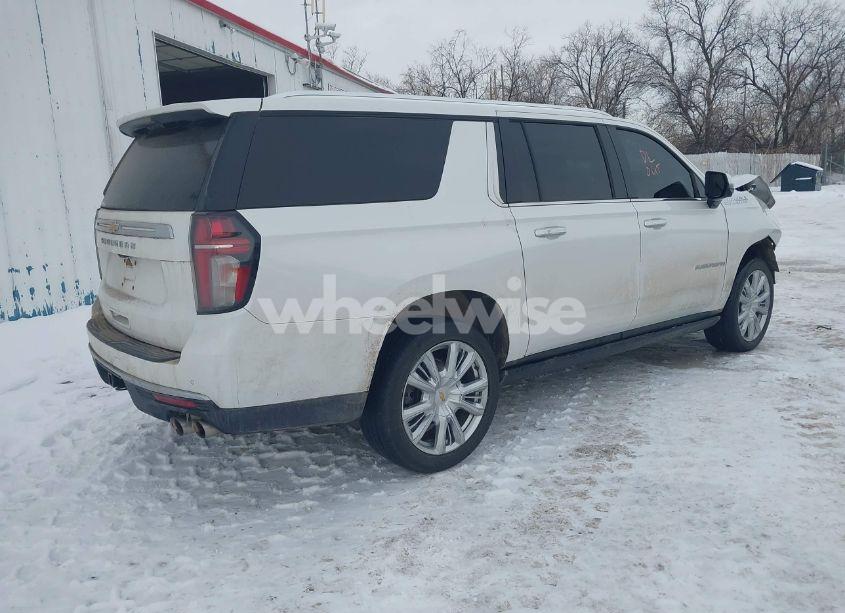 Photo 4 of 2022 Chevrolet Suburban 4WD HIGH COUNTRY (VIN 1GNSKGKLXNR151036)