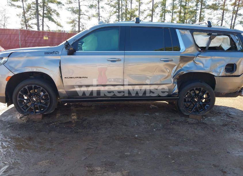 Photo 14 of 2023 Chevrolet Suburban 4WD HIGH COUNTRY (VIN 1GNSKGKLXPR235313)