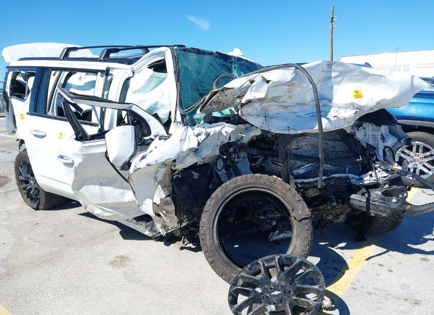 2022 Chevrolet Suburban 4WD HIGH COUNTRY (VIN 1GNSKGKT1NR291931) main photo