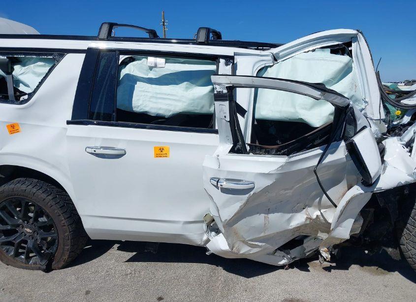 Photo 13 of 2022 Chevrolet Suburban 4WD HIGH COUNTRY (VIN 1GNSKGKT1NR291931)