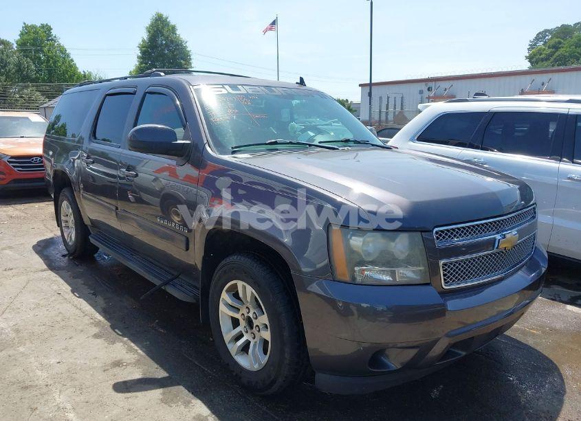 2011 Chevrolet Suburban 1500 LS (VIN 1GNSKHE30BR170658) main photo