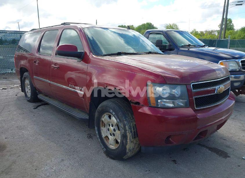 2011 Chevrolet Suburban 1500 LS (VIN 1GNSKHE33BR267353) main photo