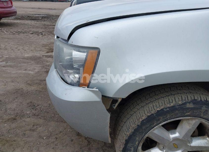 Photo 6 of 2011 Chevrolet Suburban 1500 LS (VIN 1GNSKHE37BR303898)