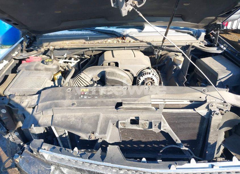 Photo 10 of 2011 Chevrolet Suburban 1500 LS (VIN 1GNSKHE38BR374897)