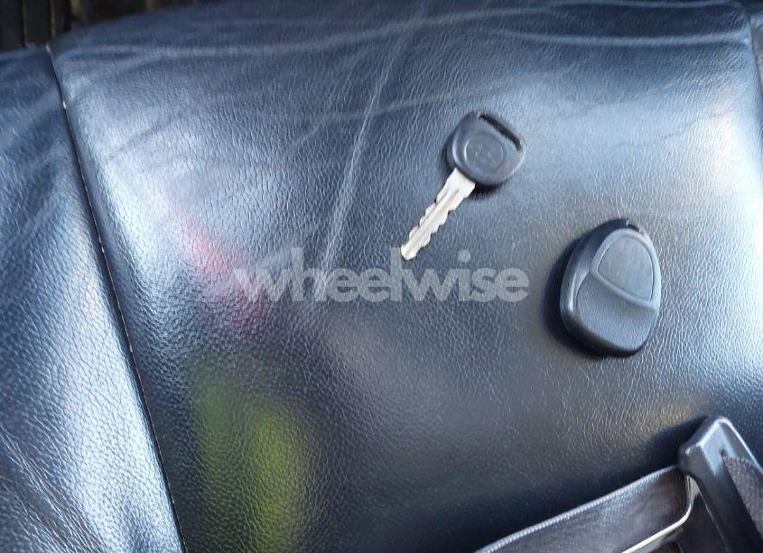 Photo 11 of 2011 Chevrolet Suburban 1500 LS (VIN 1GNSKHE38BR374897)