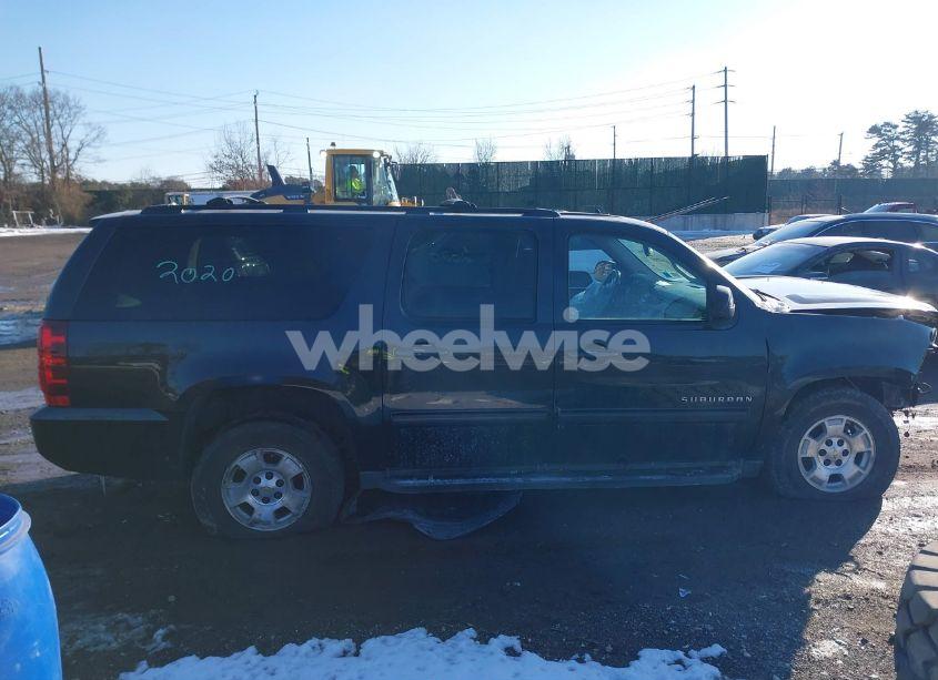 Photo 13 of 2011 Chevrolet Suburban 1500 LS (VIN 1GNSKHE38BR374897)