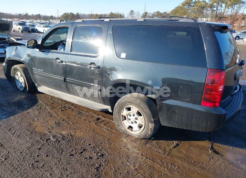 Photo 3 of 2011 Chevrolet Suburban 1500 LS (VIN 1GNSKHE38BR374897)
