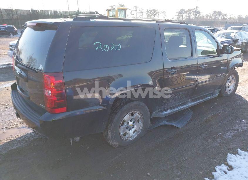 Photo 4 of 2011 Chevrolet Suburban 1500 LS (VIN 1GNSKHE38BR374897)