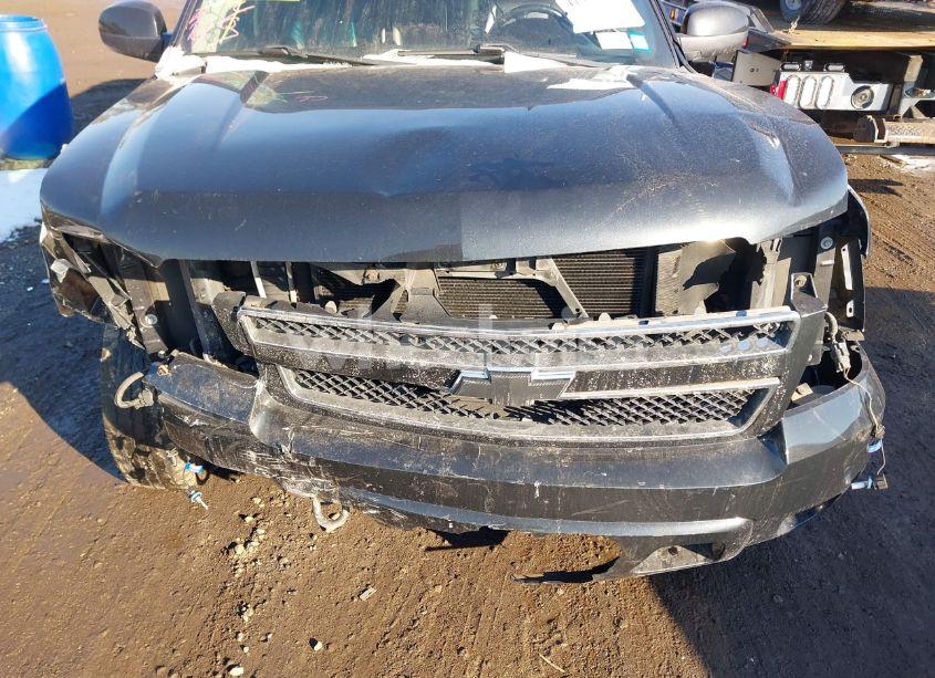 Photo 6 of 2011 Chevrolet Suburban 1500 LS (VIN 1GNSKHE38BR374897)