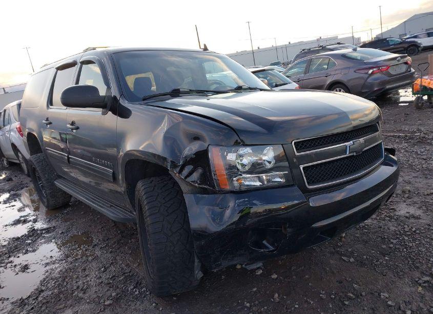 2011 Chevrolet Suburban 1500 LS (VIN 1GNSKHE39BR177477) main photo