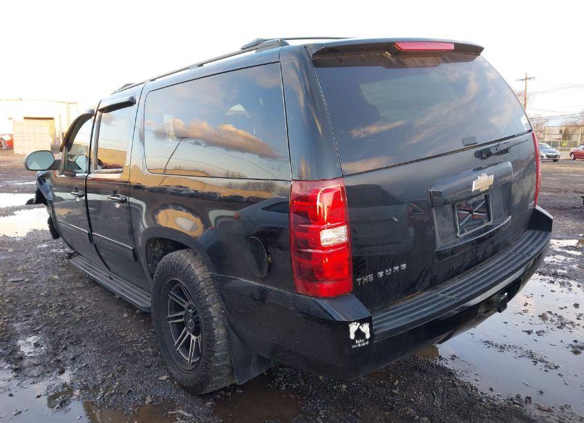 Photo 3 of 2011 Chevrolet Suburban 1500 LS (VIN 1GNSKHE39BR177477)