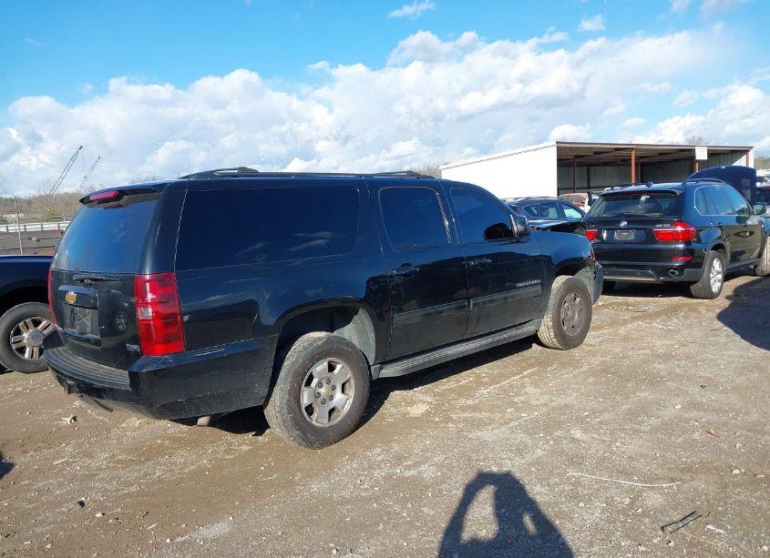 Photo 4 of 2012 Chevrolet Suburban 1500 LS (VIN 1GNSKHE73CR221400)