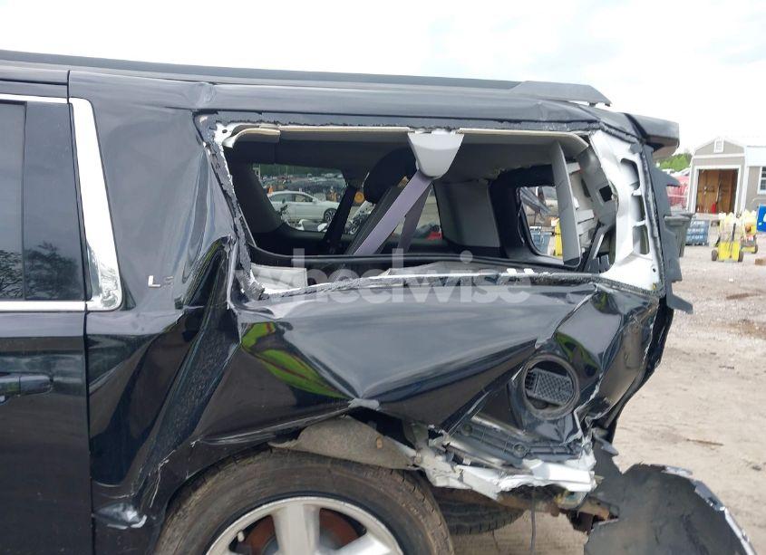 Photo 6 of 2015 Chevrolet Suburban 1500 LS (VIN 1GNSKHEC1FR207500)