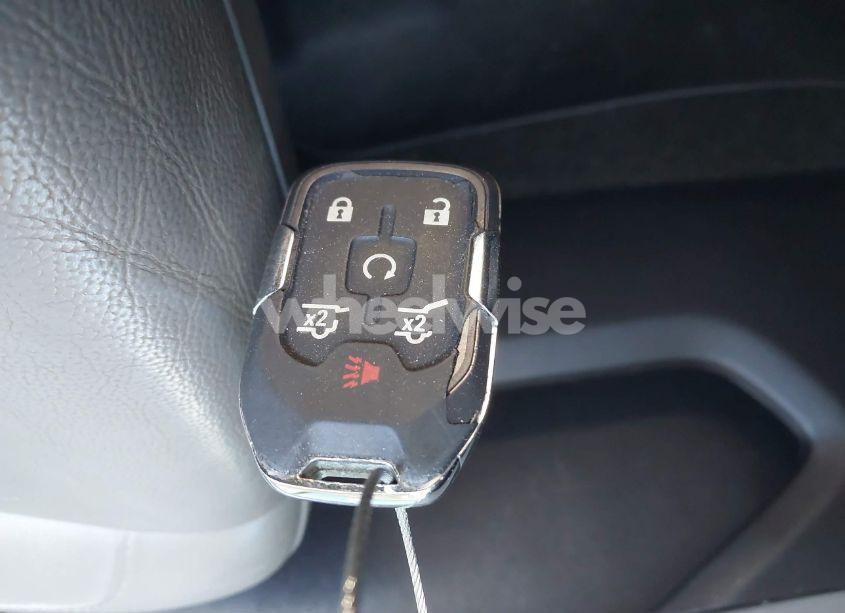 Photo 11 of 2016 Chevrolet Suburban LT (VIN 1GNSKHKC0GR177430)