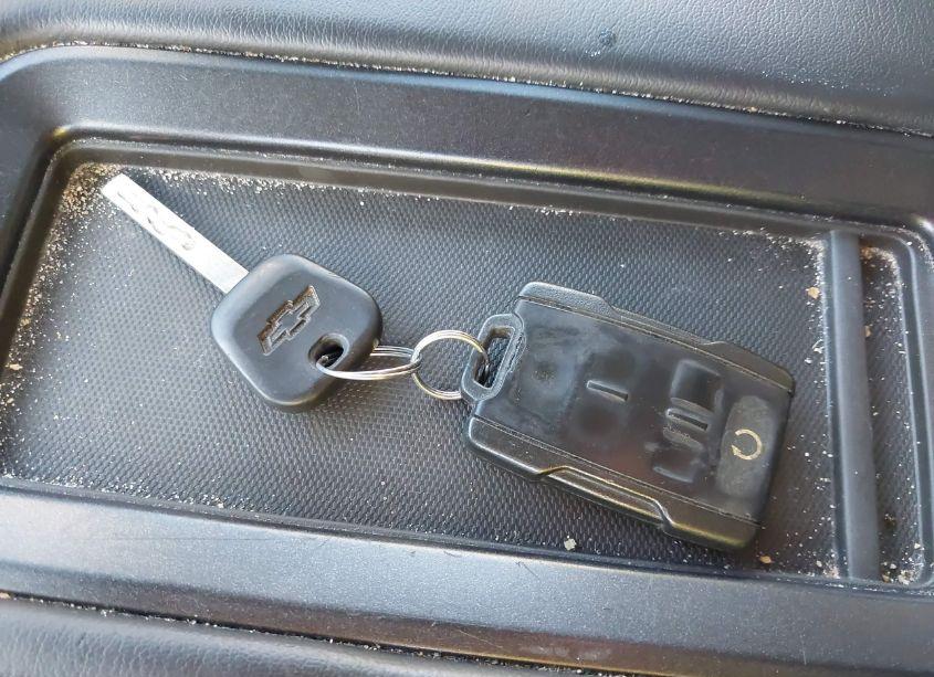 Photo 11 of 2016 Chevrolet Suburban LT (VIN 1GNSKHKC0GR335474)