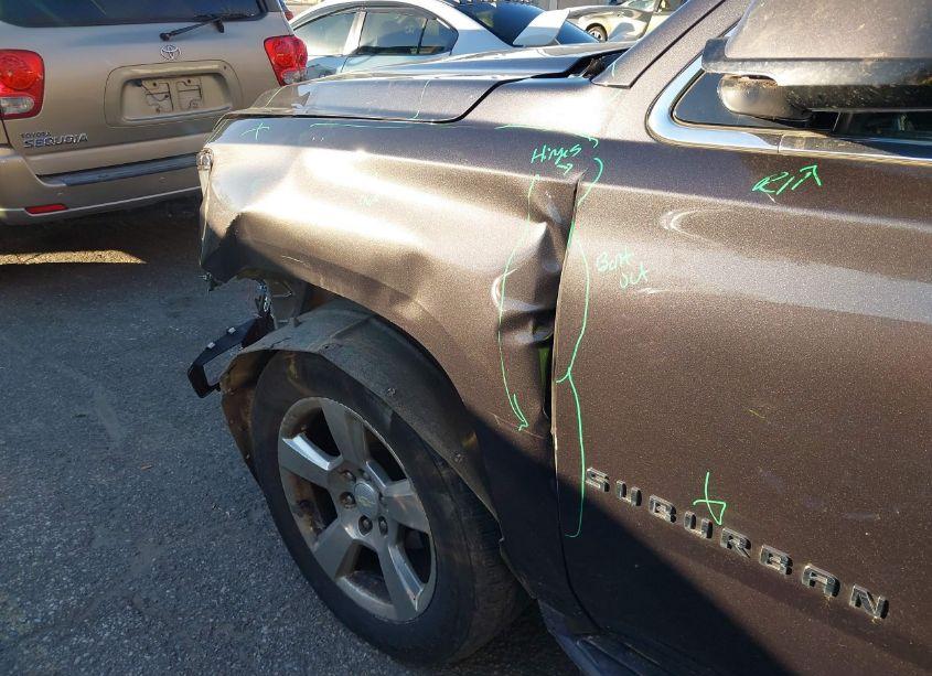 Photo 20 of 2016 Chevrolet Suburban LT (VIN 1GNSKHKC0GR335474)