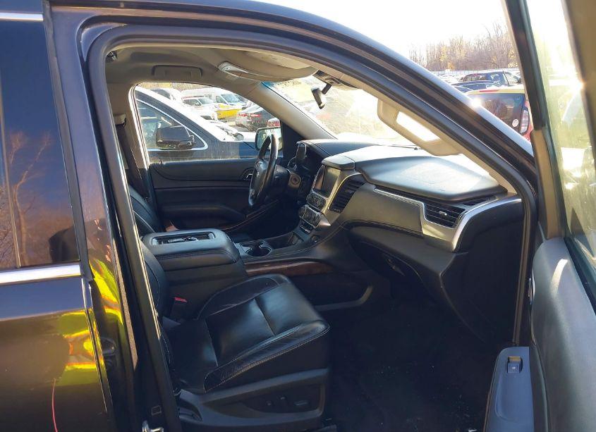 Photo 5 of 2016 Chevrolet Suburban LT (VIN 1GNSKHKC0GR335474)