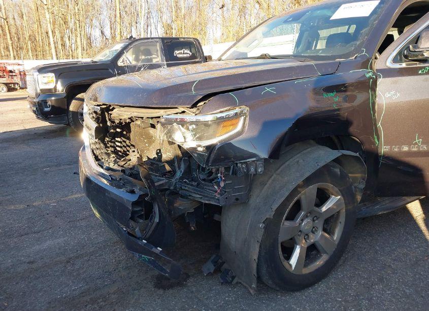 Photo 6 of 2016 Chevrolet Suburban LT (VIN 1GNSKHKC0GR335474)