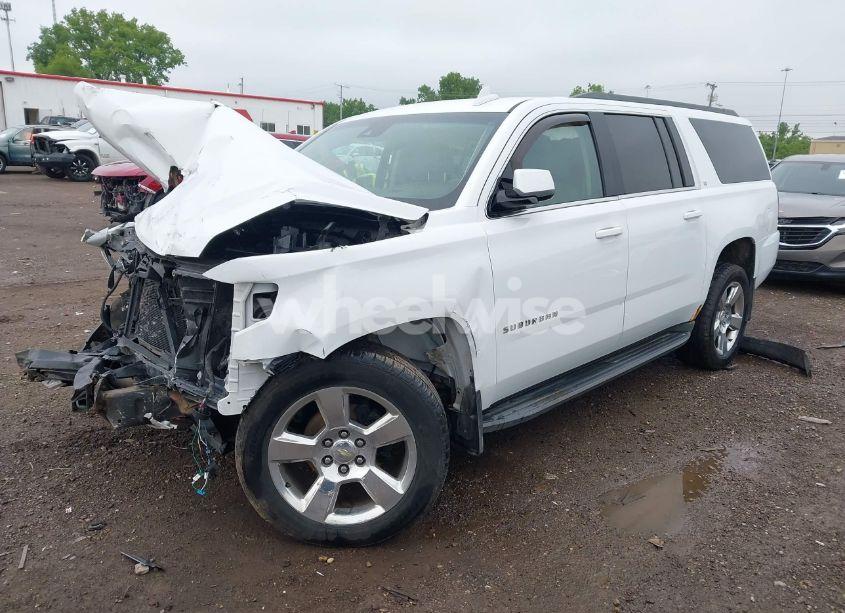 Photo 2 of 2016 Chevrolet Suburban LT (VIN 1GNSKHKC0GR361587)