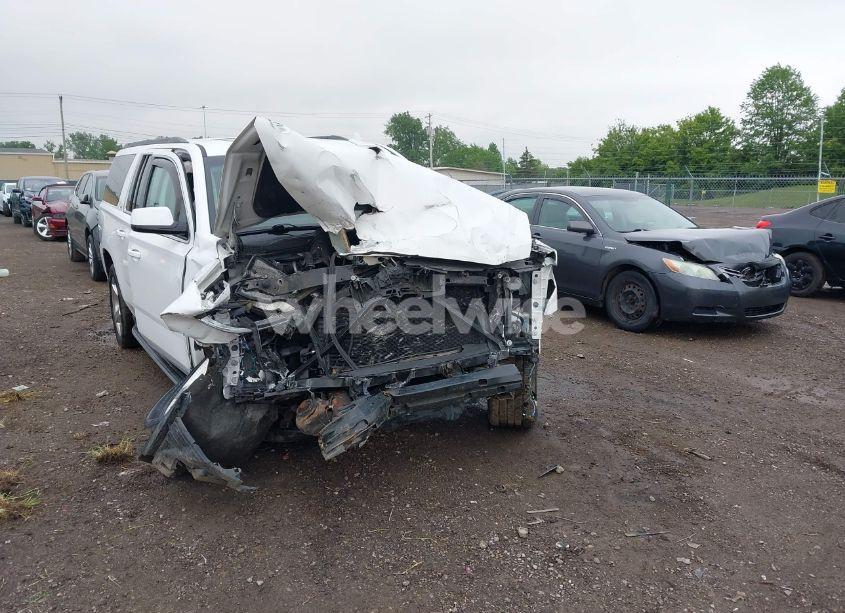 Photo 6 of 2016 Chevrolet Suburban LT (VIN 1GNSKHKC0GR361587)