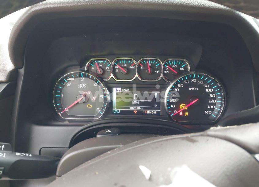 Photo 7 of 2016 Chevrolet Suburban LT (VIN 1GNSKHKC0GR361587)