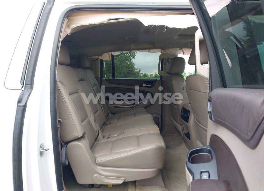 Photo 8 of 2016 Chevrolet Suburban LT (VIN 1GNSKHKC0GR361587)