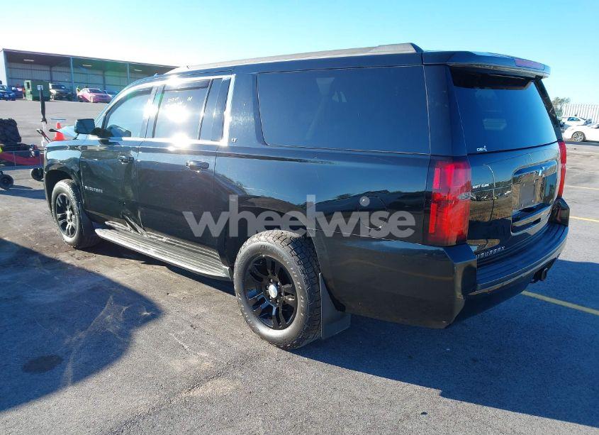 Photo 3 of 2016 Chevrolet Suburban LT (VIN 1GNSKHKC0GR432609)