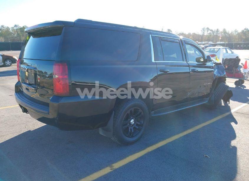 Photo 4 of 2016 Chevrolet Suburban LT (VIN 1GNSKHKC0GR432609)