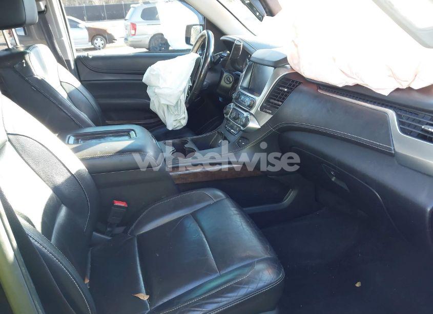 Photo 5 of 2016 Chevrolet Suburban LT (VIN 1GNSKHKC0GR432609)