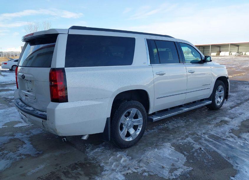 Photo 4 of 2018 Chevrolet Suburban LT (VIN 1GNSKHKC0JR126016)