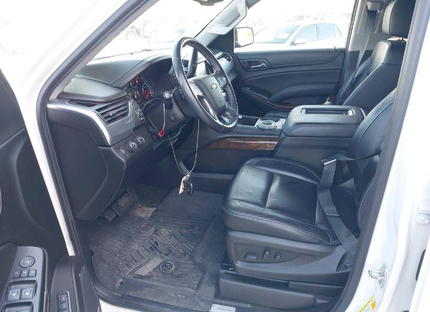 Photo 5 of 2018 Chevrolet Suburban LT (VIN 1GNSKHKC0JR126016)