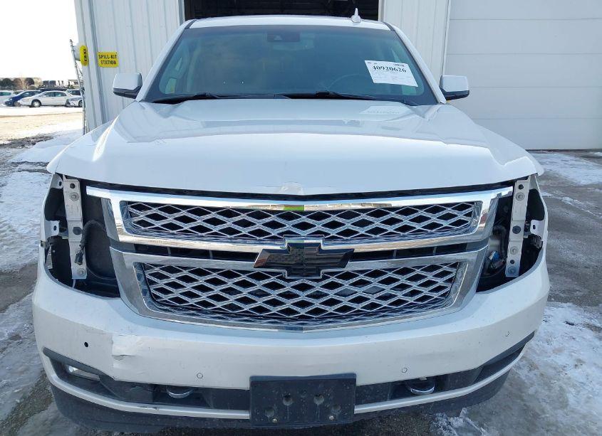 Photo 6 of 2018 Chevrolet Suburban LT (VIN 1GNSKHKC0JR126016)