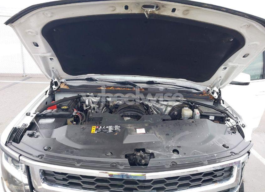 Photo 10 of 2018 Chevrolet Suburban LT (VIN 1GNSKHKC0JR351777)