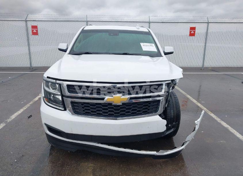 Photo 12 of 2018 Chevrolet Suburban LT (VIN 1GNSKHKC0JR351777)