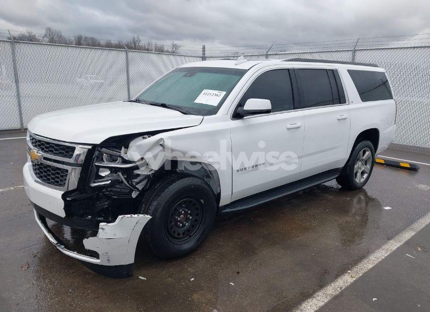 Photo 2 of 2018 Chevrolet Suburban LT (VIN 1GNSKHKC0JR351777)